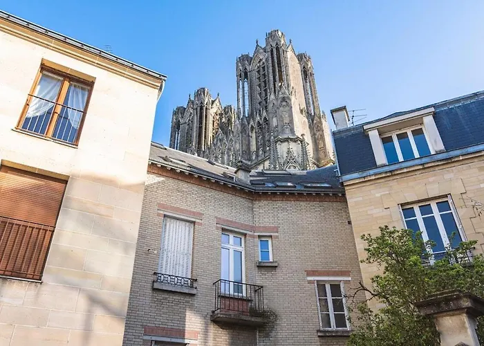 Clocher De La Cathedrale De *